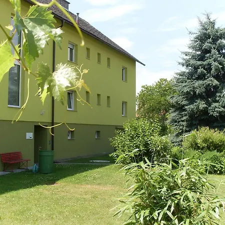 Bed & Breakfast Gastehaus-fruhstuckspension Wollautz